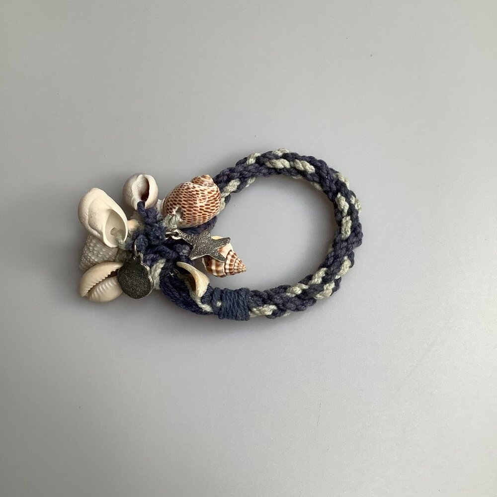 Shell Bracelet - Picture 3 of 4